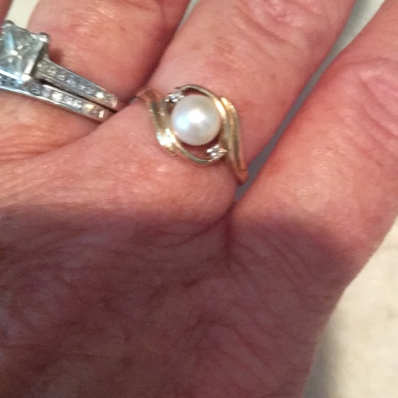 10k Pearl & Diamond Ring - Picture 5 of 5